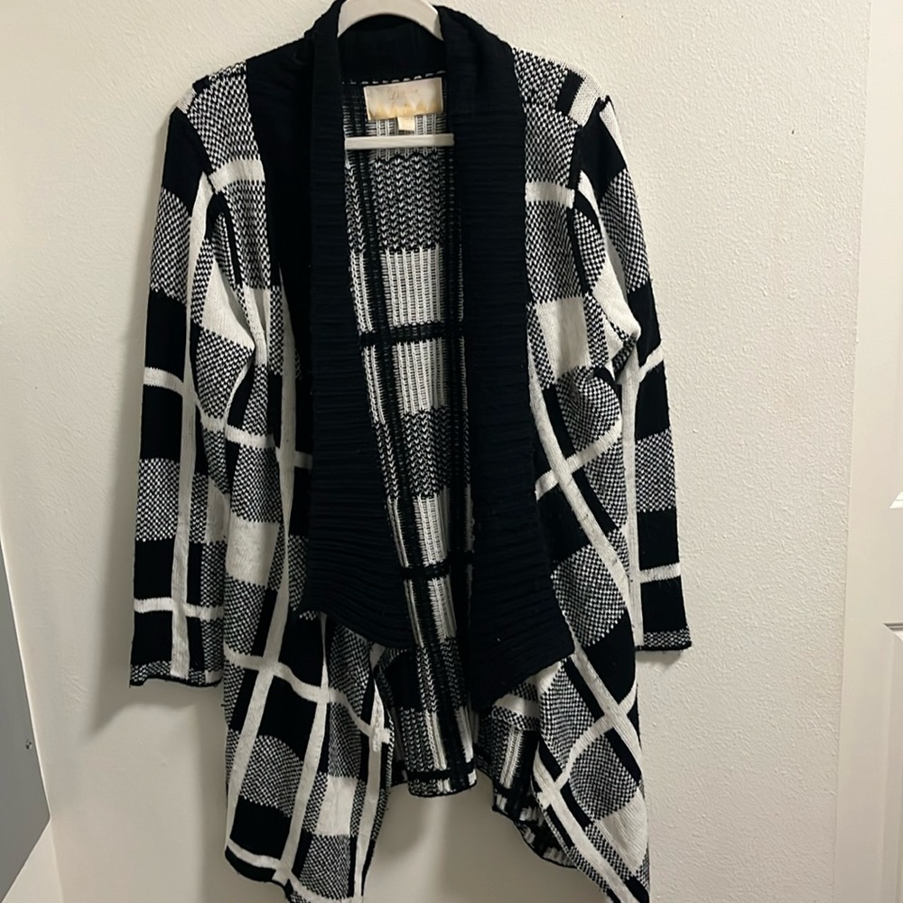 Black and white pattern cardigan